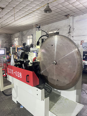 LDX-028A 톱 블레이드 직경 400-1500MM 자동 합금 원형 톱 블레이드 맷머신 제조업체