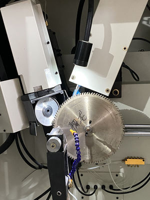 LDX-026A 세르보 보급 완전 CNC 원형 톱 블레이드 앞 및 뒷 각 밀러