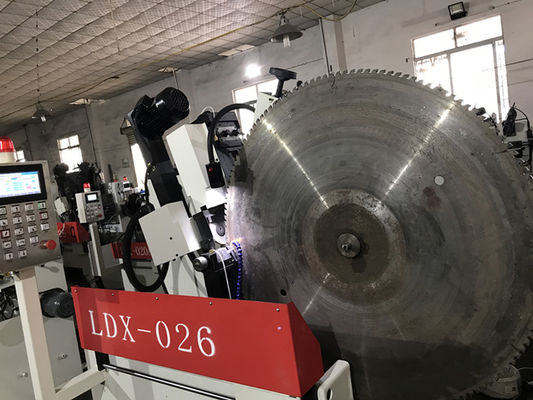 LDX-026A 세르보 피드 큰 TCT 톱 블레이드 앞 및 뒷 각 밀링 머신