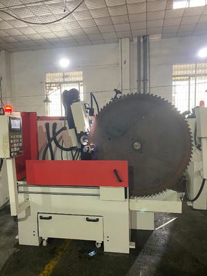 LDX-026A 썰매 직경 200-1300MM 세로 피드 완전 CNC 원형 톱 블레이드 기어 썰매 기계